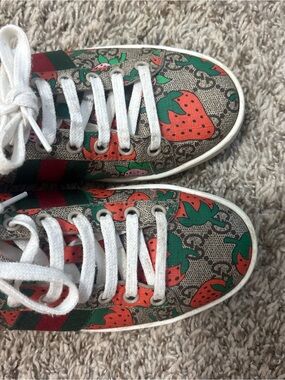 Gucci women’s Strawberry Print Canvas Sneakers - White Laces